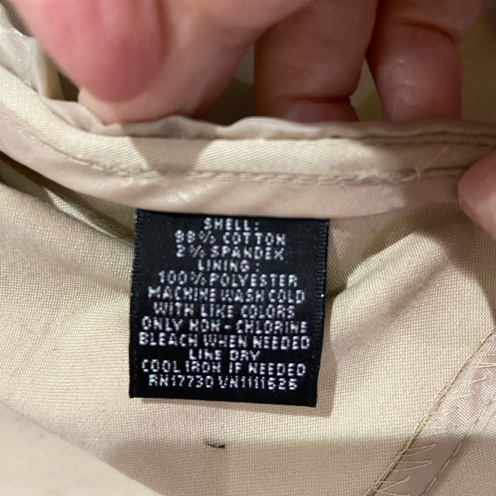 Tan Women's Blazer, size 12 , looking for a new home - Picture 6 of 6